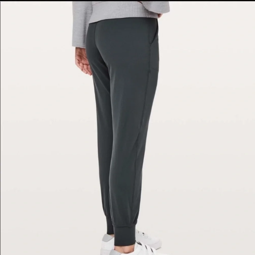Lululemon Align Jogger Gray 28" Size 4 - Picture 2 of 14